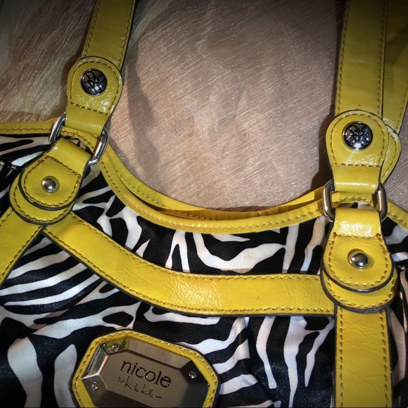 🎁✈️😊Yellow & Zebra Print, Handbag, by Nicole Miller - Picture 10 of 11